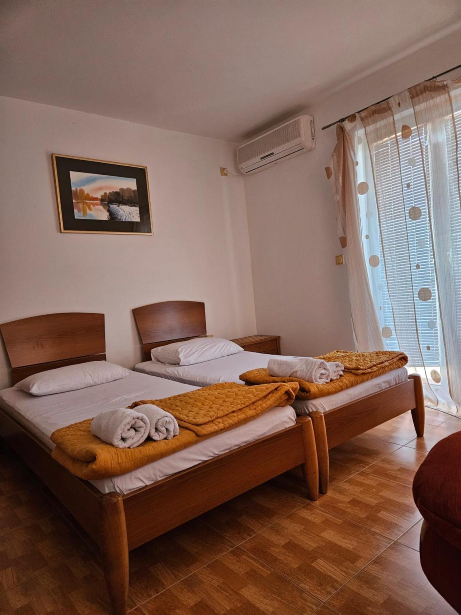 Apartments Drobni Pijesak Petrovac Pokoj fotografie